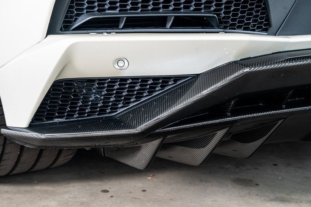 Used 2017 Lamborghini Aventador S image 30