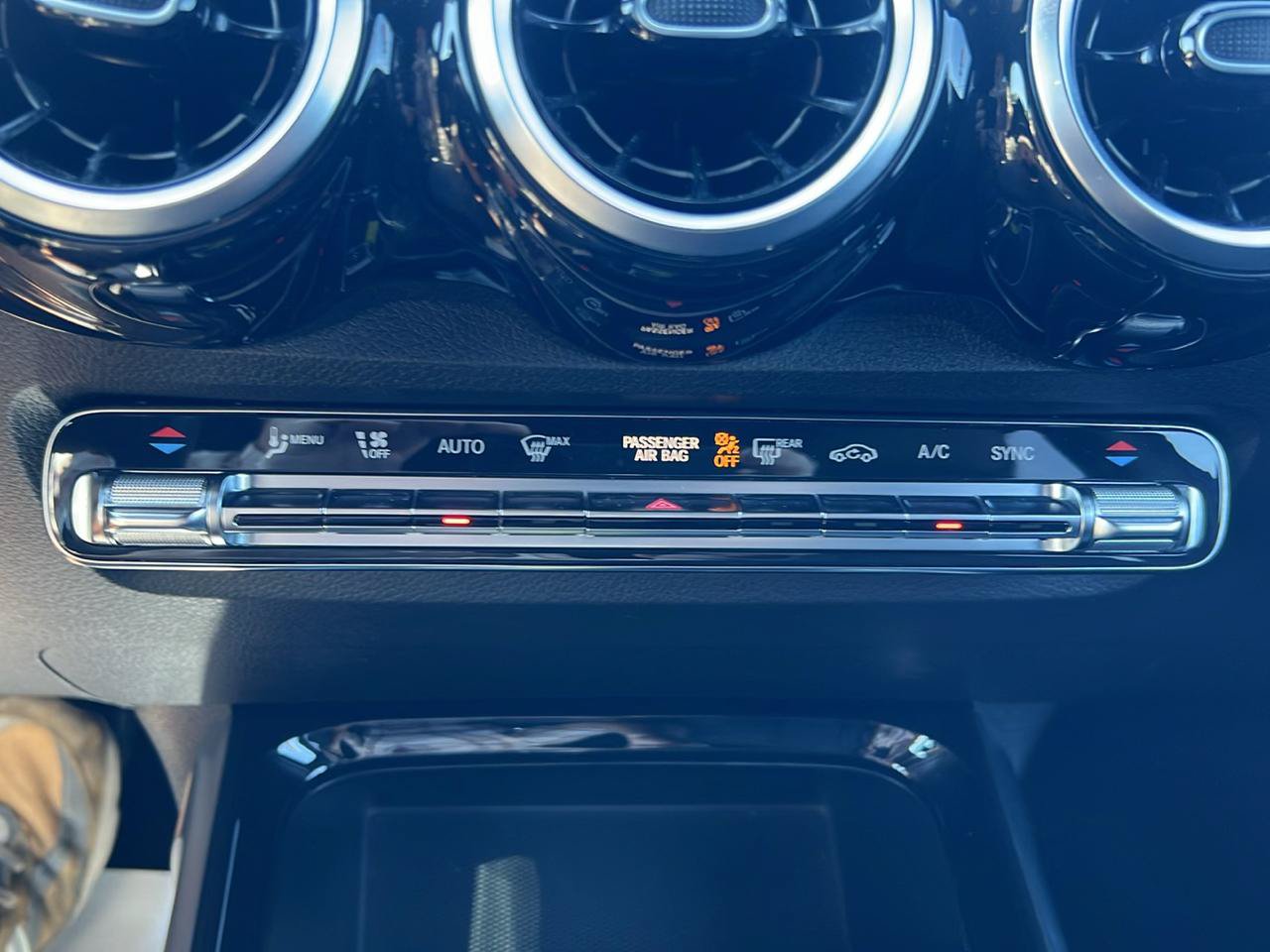 Used 2020 Mercedes-Benz GLB 250 4MATIC image 19
