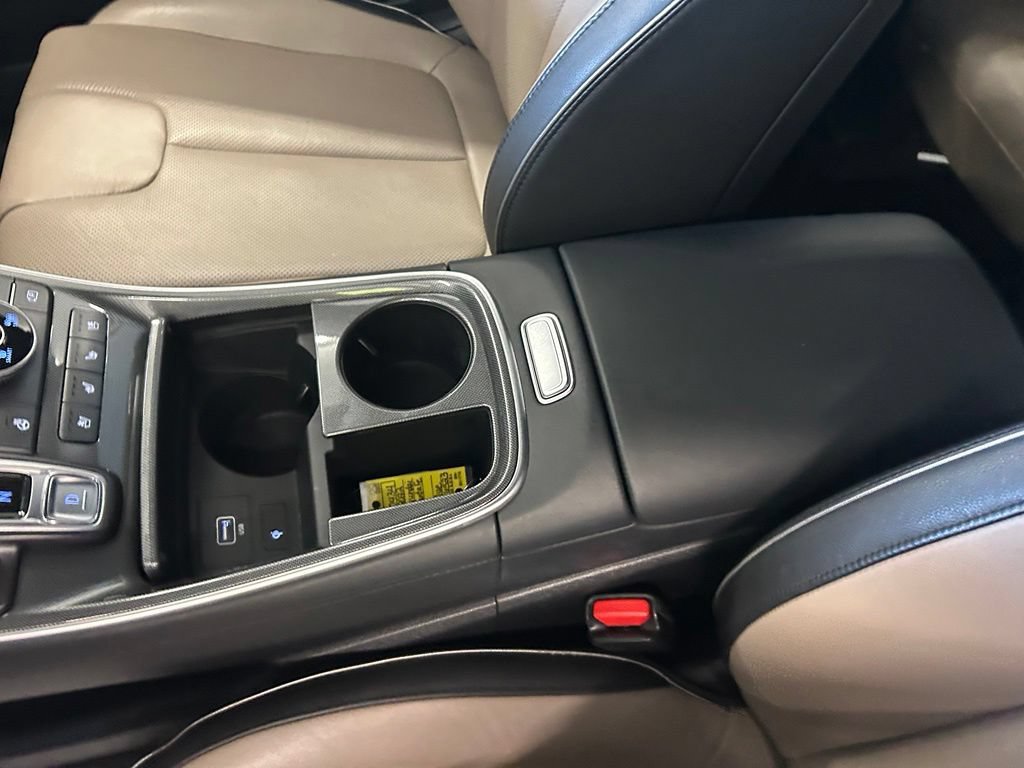 Used 2022 Hyundai Santa Fe Limited AWD/4WD image 19