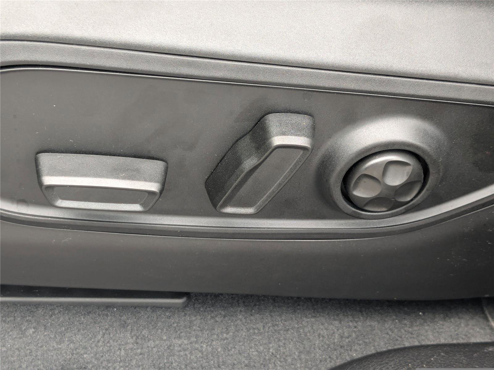 New 2025 Jeep Grand Cherokee L Laredo image 20