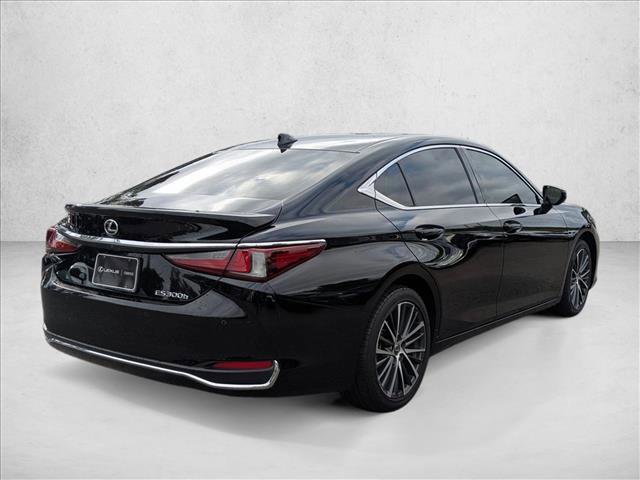 Used 2025 Lexus ES 300h w/ Premium Package FWD image 5