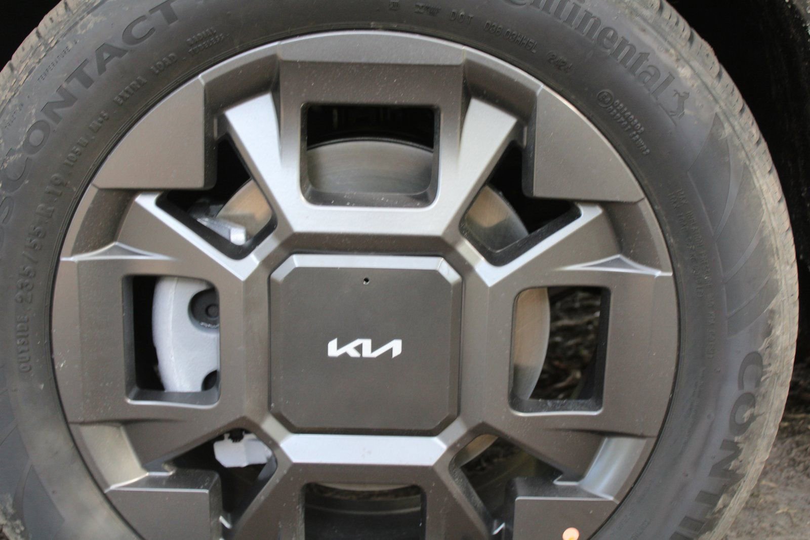 New 2026 Kia Carnival EX image 24