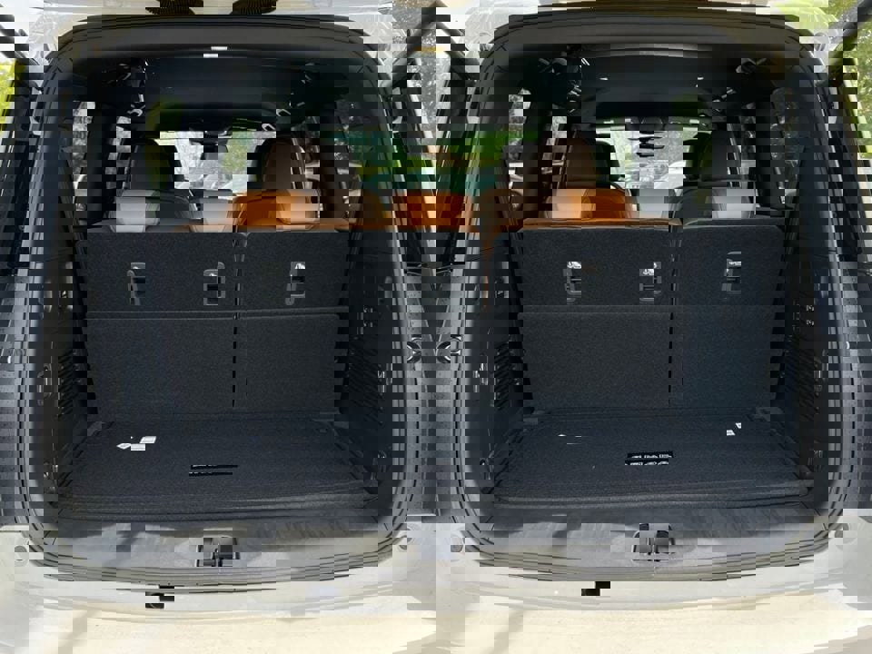 New 2026 Nissan Armada SL w/ Captain's Chari Seat Package image 39