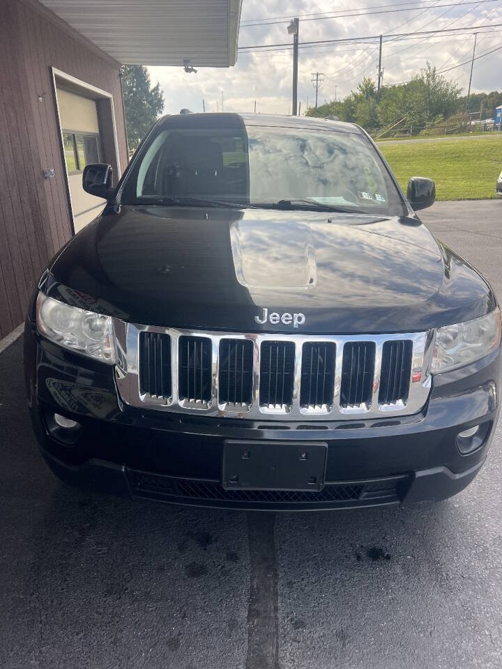 Used 2012 Jeep Grand Cherokee Laredo w/ Laredo E Group AWD/4WD image 6