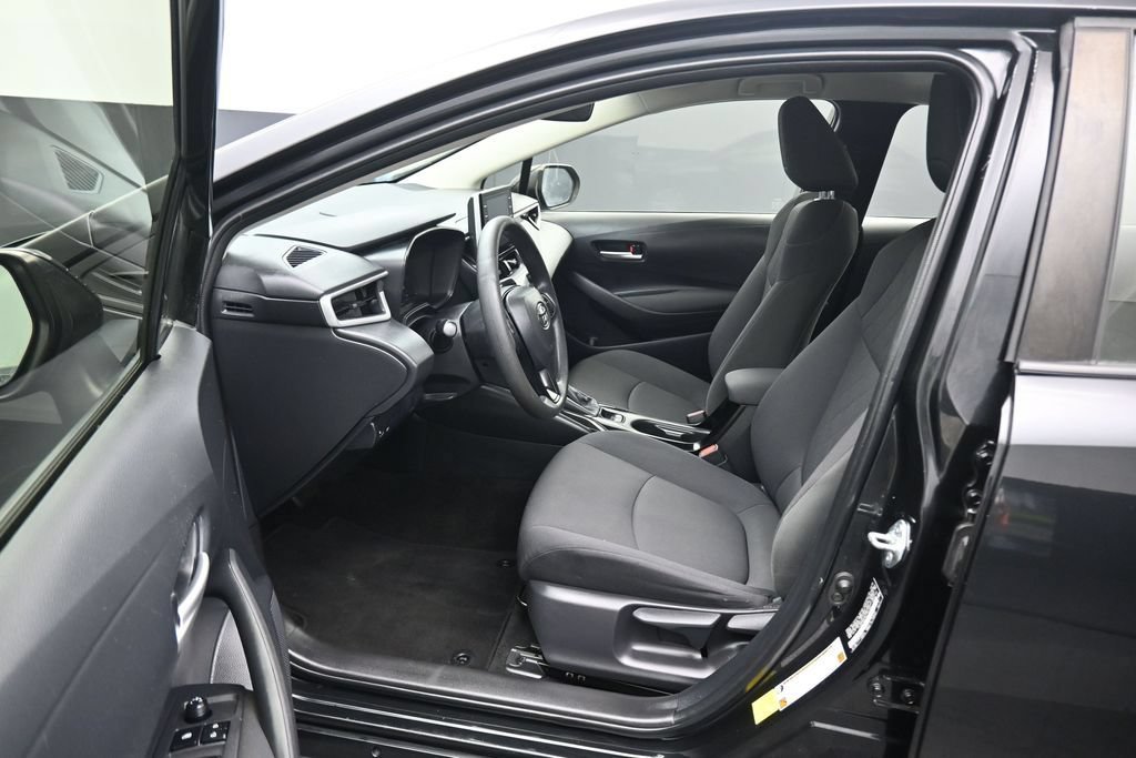 Used 2021 Toyota Corolla LE w/ Carpet Mat Package (TMS) FWD image 11