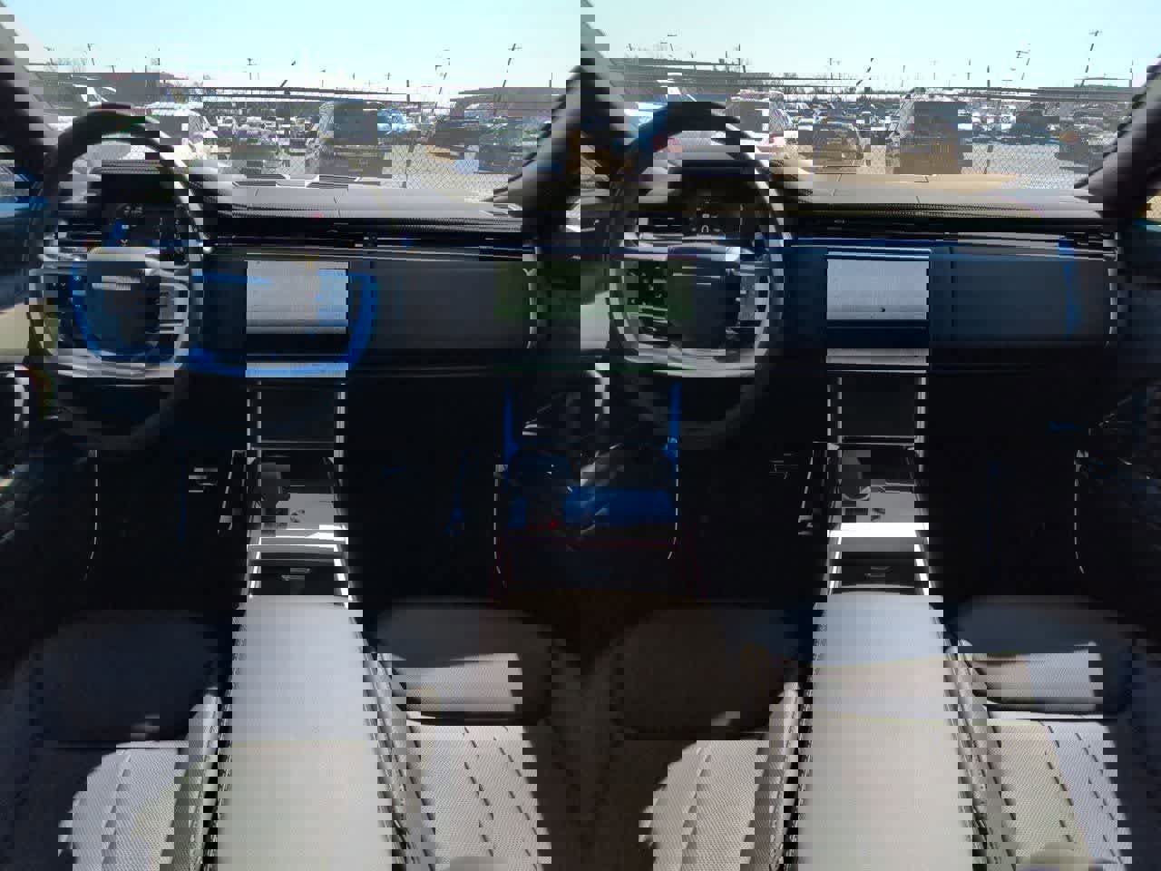 New 2026 Land Rover Range Rover Long Wheelbase SE image 15