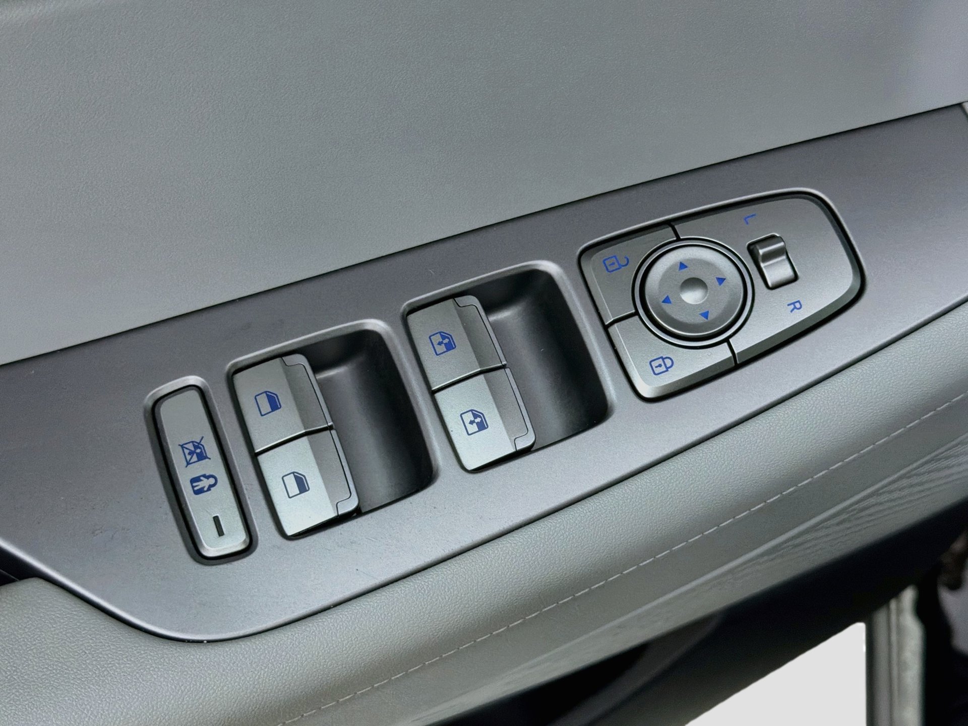 Used 2025 Hyundai Palisade SEL FWD image 17