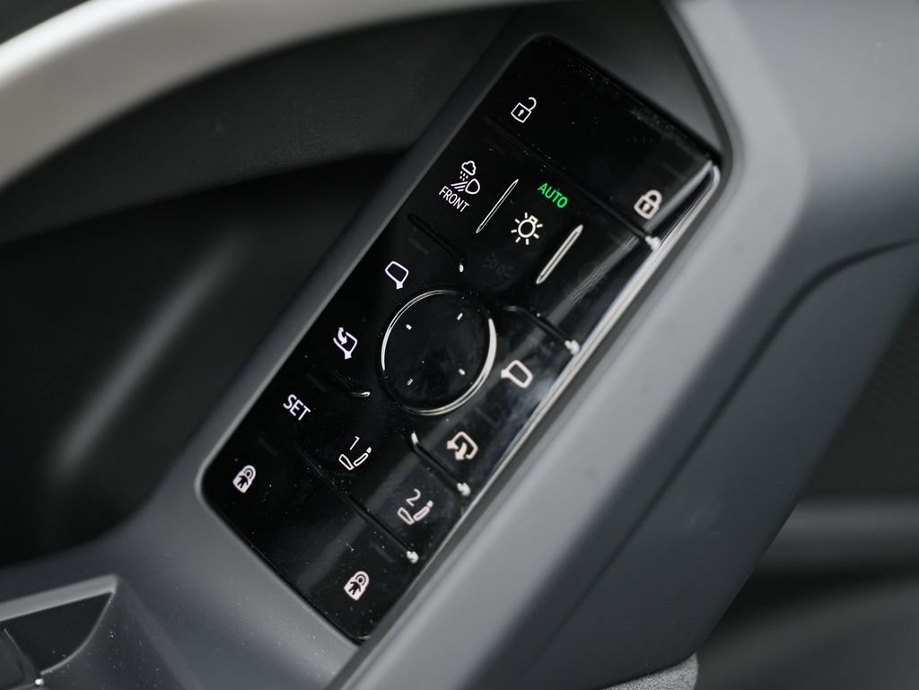 New 2026 Audi SQ5 Prestige AWD/4WD image 17