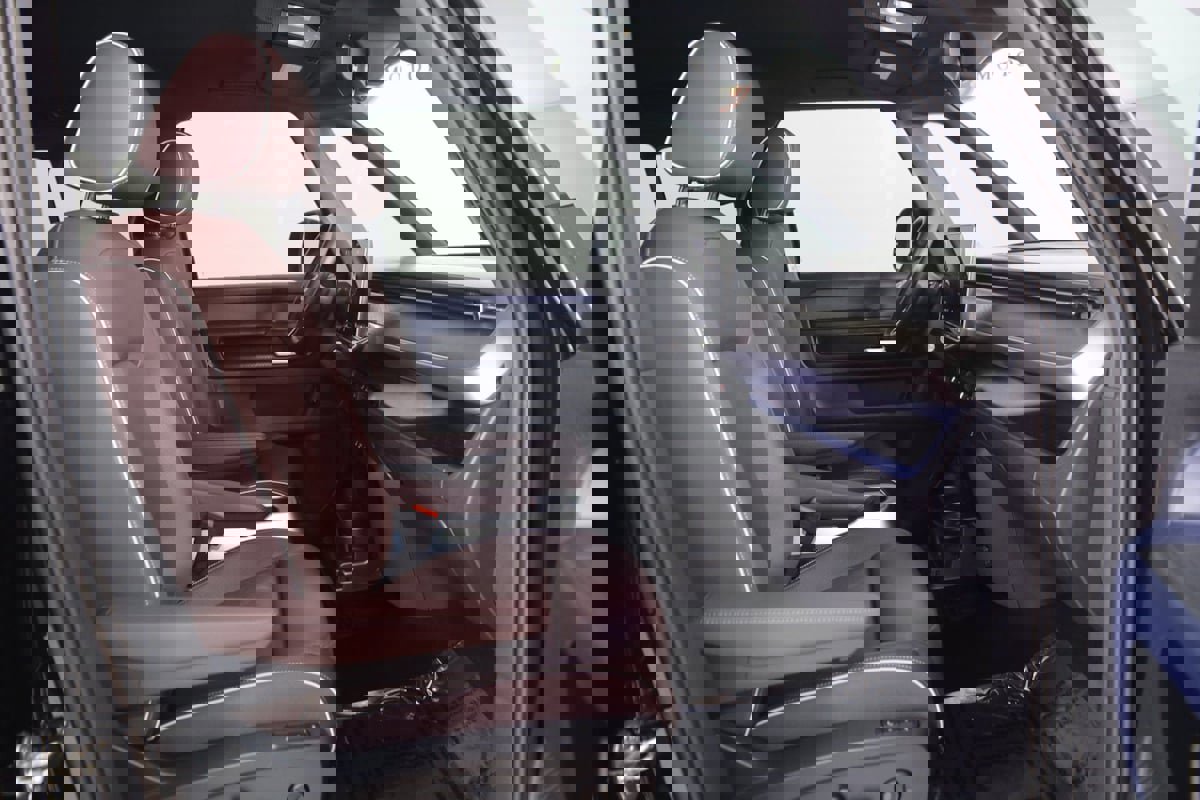 Used 2025 Volkswagen ID. Buzz Pro S image 12