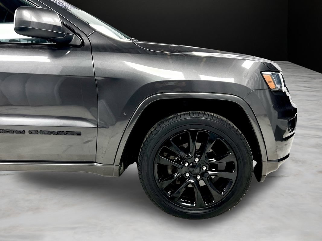 Used 2018 Jeep Grand Cherokee Altitude AWD/4WD image 36