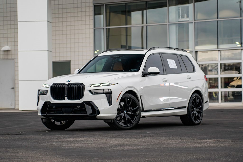 Used 2023 BMW X7 xDrive40i w/ Executive Package image 1