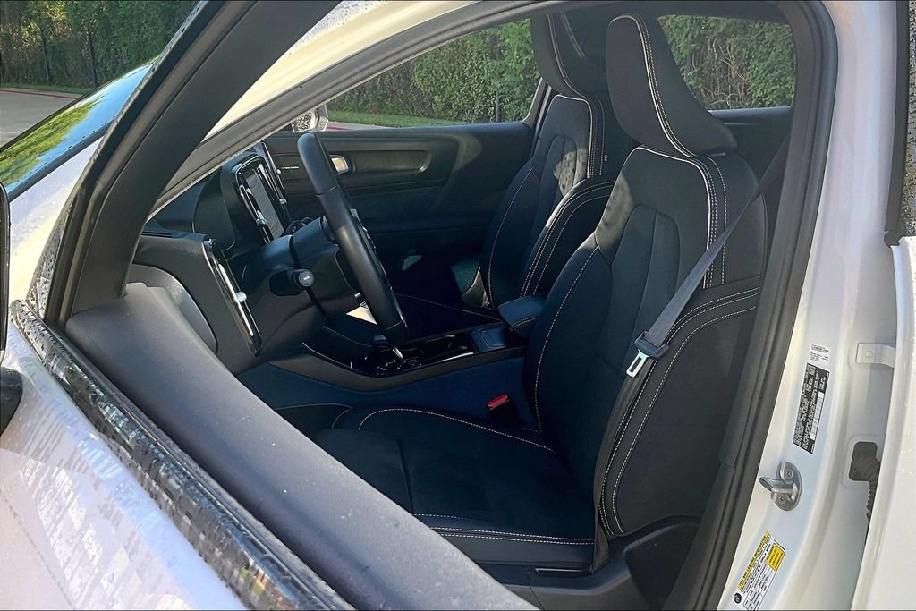 Certified 2023 Volvo C40 P8 Recharge Ultimate AWD/4WD image 33