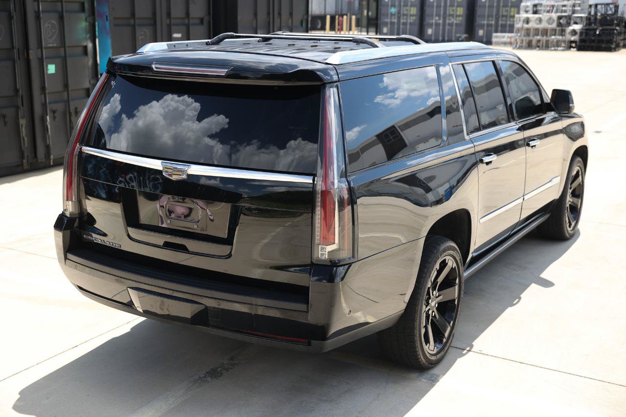 Used 2017 Cadillac Escalade ESV Platinum RWD image 11