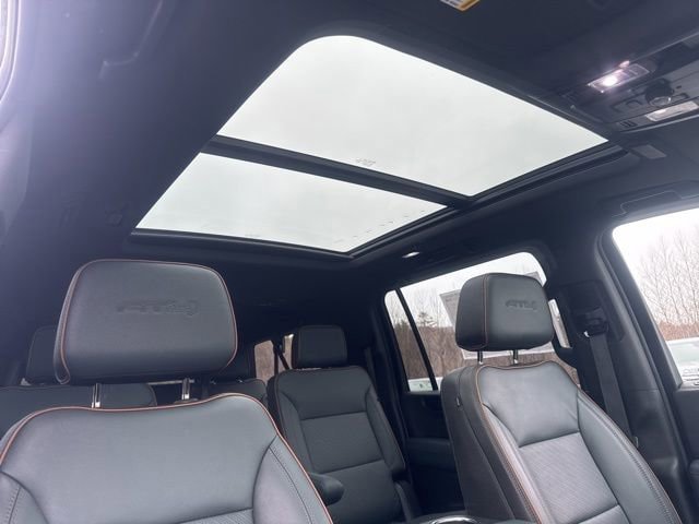 Used 2025 GMC Yukon XL AT4 AWD/4WD image 43