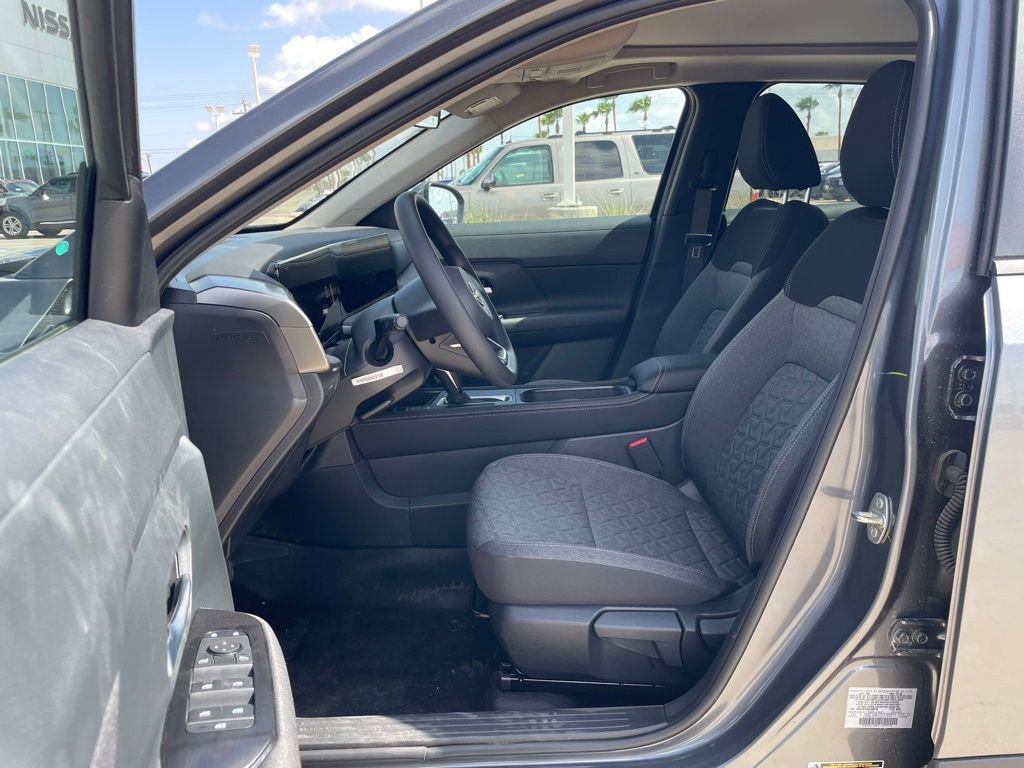 New 2025 Nissan Kicks SV w/ SV Premium Package AWD/4WD image 14
