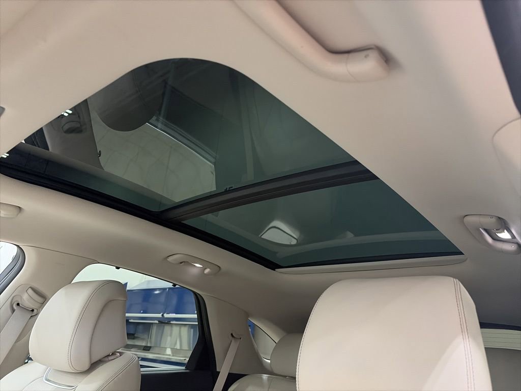 Used 2022 Genesis GV70 2.5T w/ Advanced Package image 10