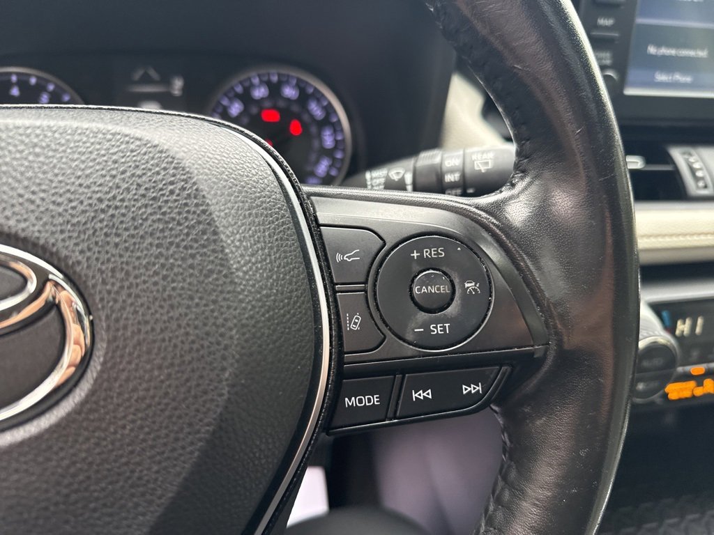 Used 2019 Toyota RAV4 XLE Premium image 19