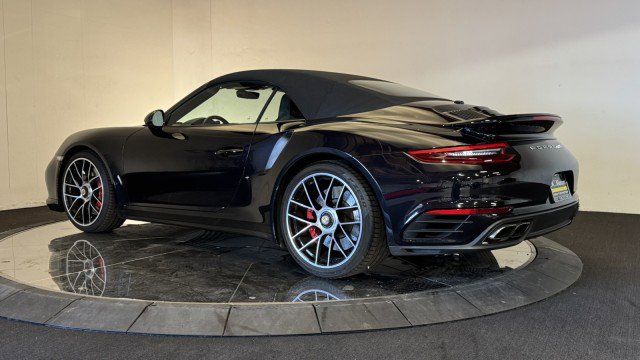 Used 2019 Porsche 911 Turbo image 2