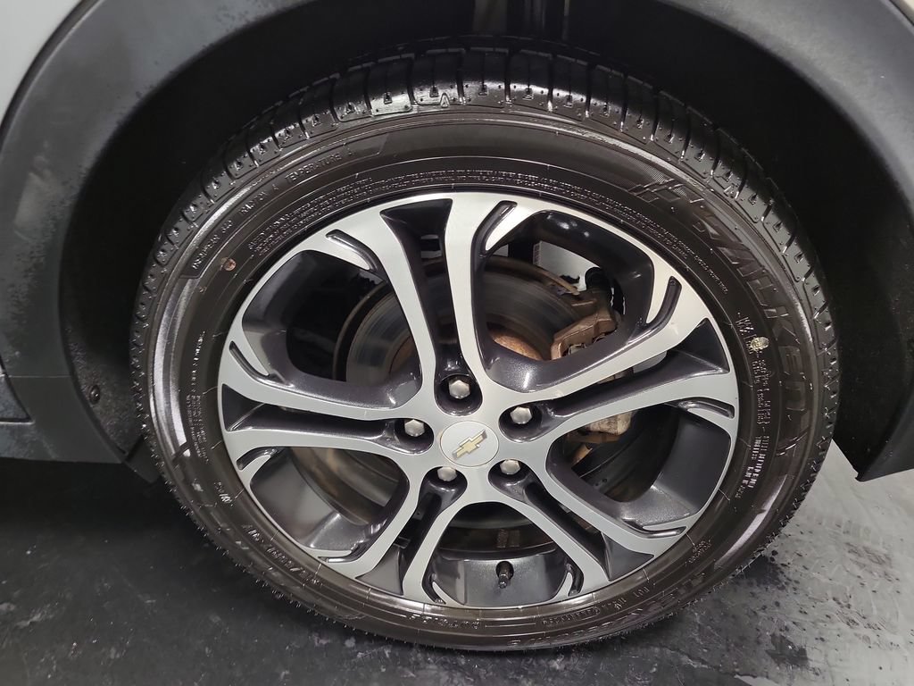 Used 2017 Chevrolet Bolt Premier w/ Driver Confidence II Package FWD image 13