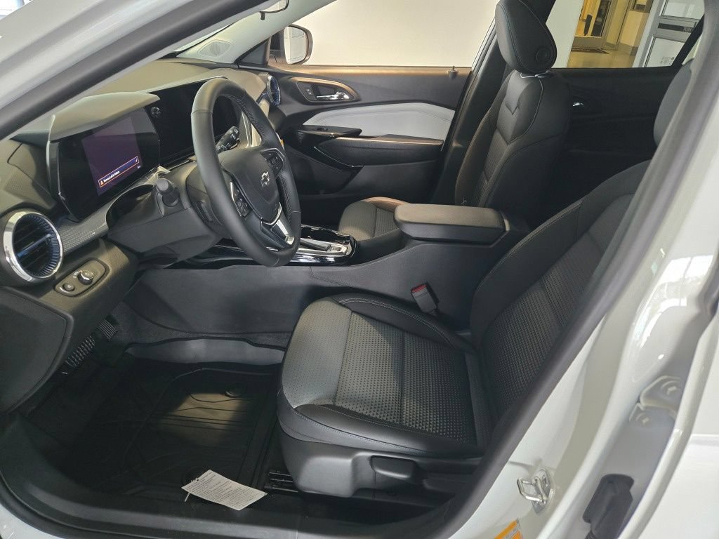 New 2026 Chevrolet Trax LT w/ Driver Confidence Package FWD image 19