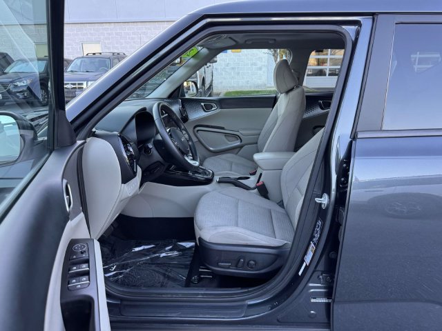 Used 2023 Kia Soul EX FWD image 17
