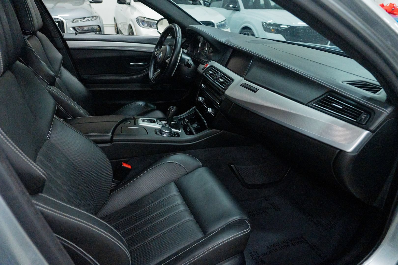Used 2016 BMW M5 RWD image 38