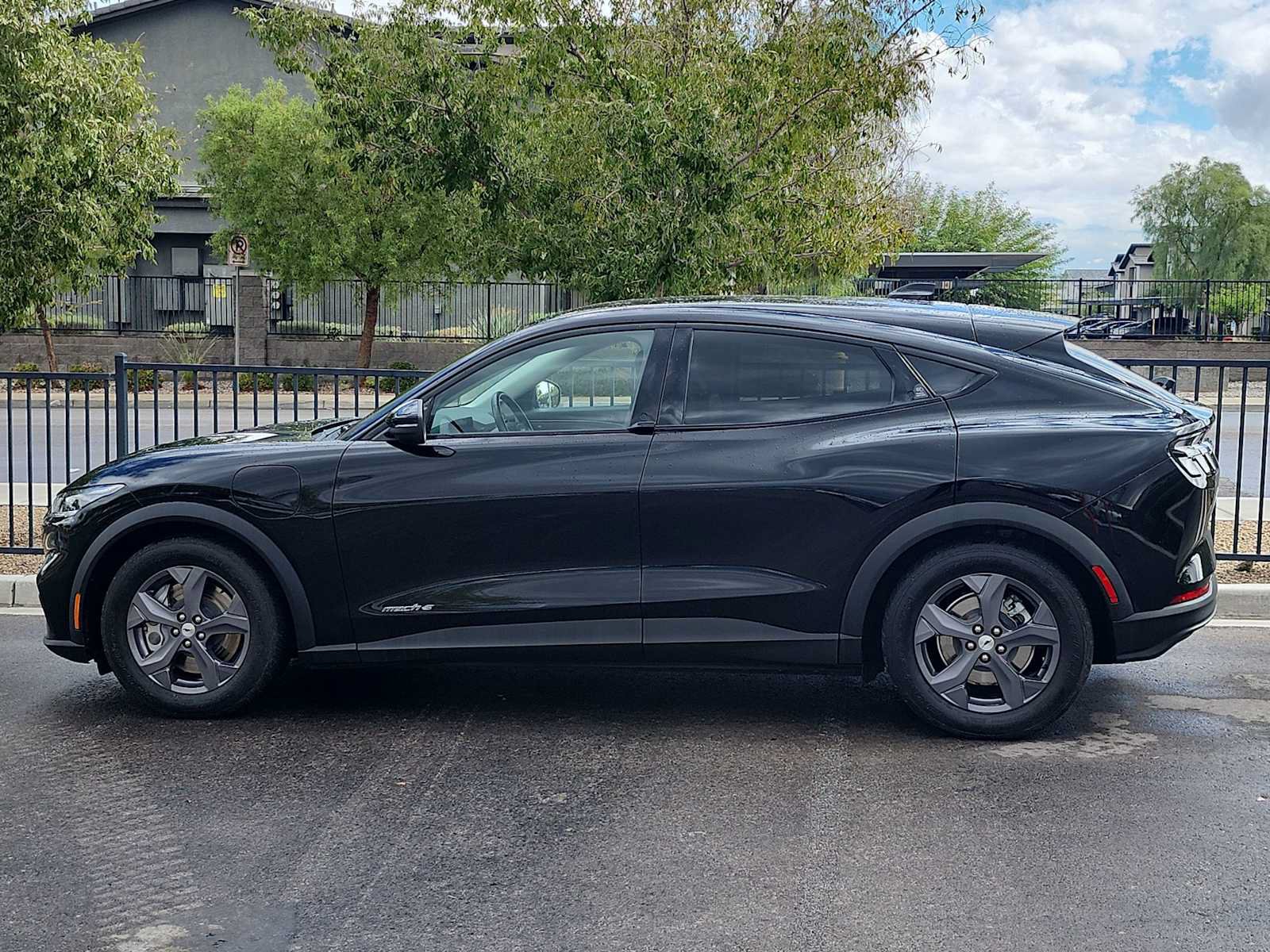 Used 2022 Ford Mustang Mach-E Select RWD image 5