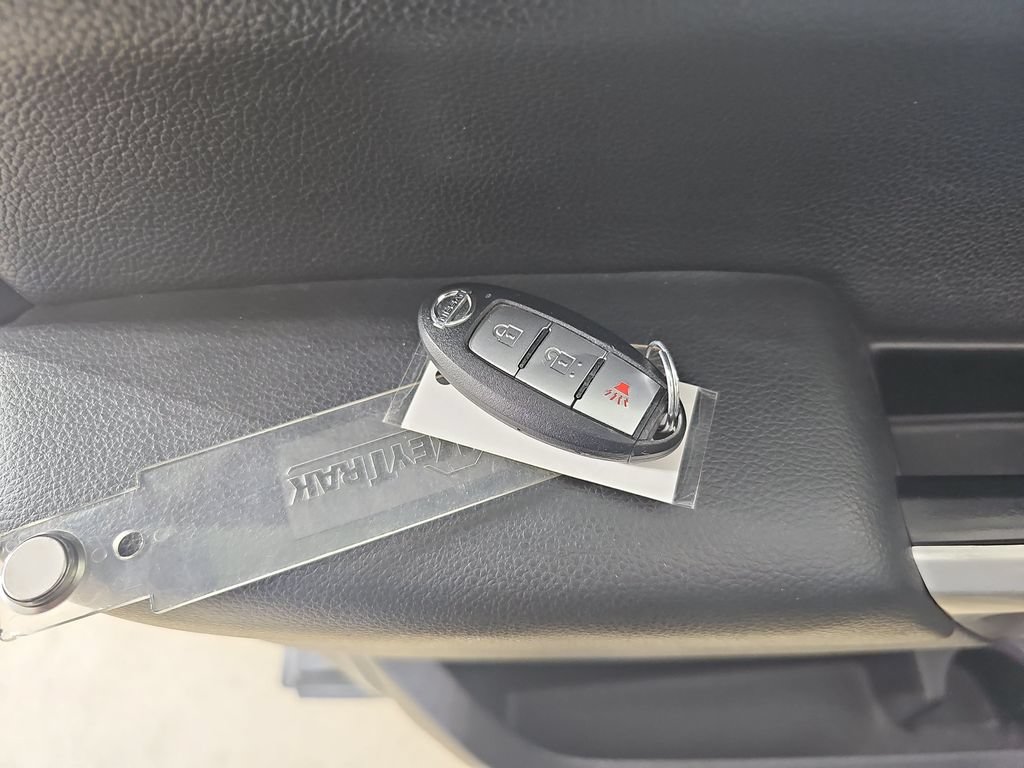 Used 2019 Nissan Titan SV w/ SV Convenience Package AWD/4WD image 40
