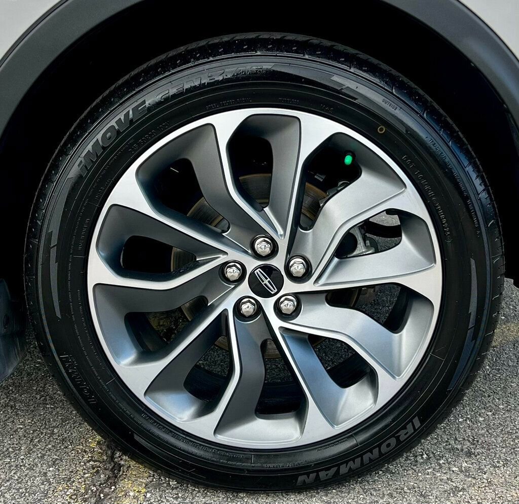 Used 2022 Lincoln Nautilus Reserve w/ Equipment Group 201A image 29