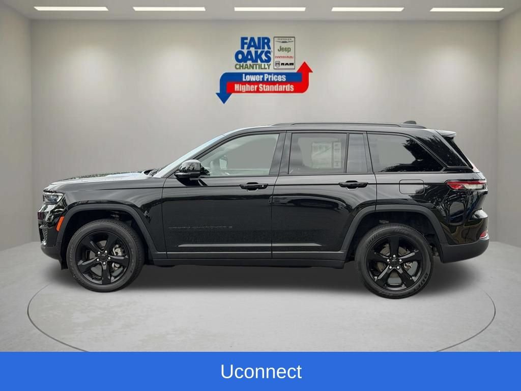 Certified 2025 Jeep Grand Cherokee Altitude AWD/4WD image 11