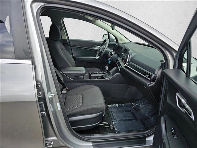 Used 2024 Kia Sportage LX image 10