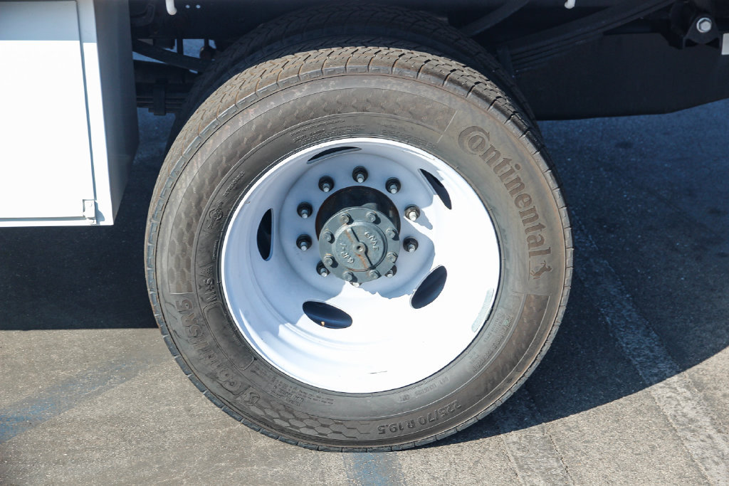 New 2024 Ford F450 XL w/ XL Chrome Package RWD image 13