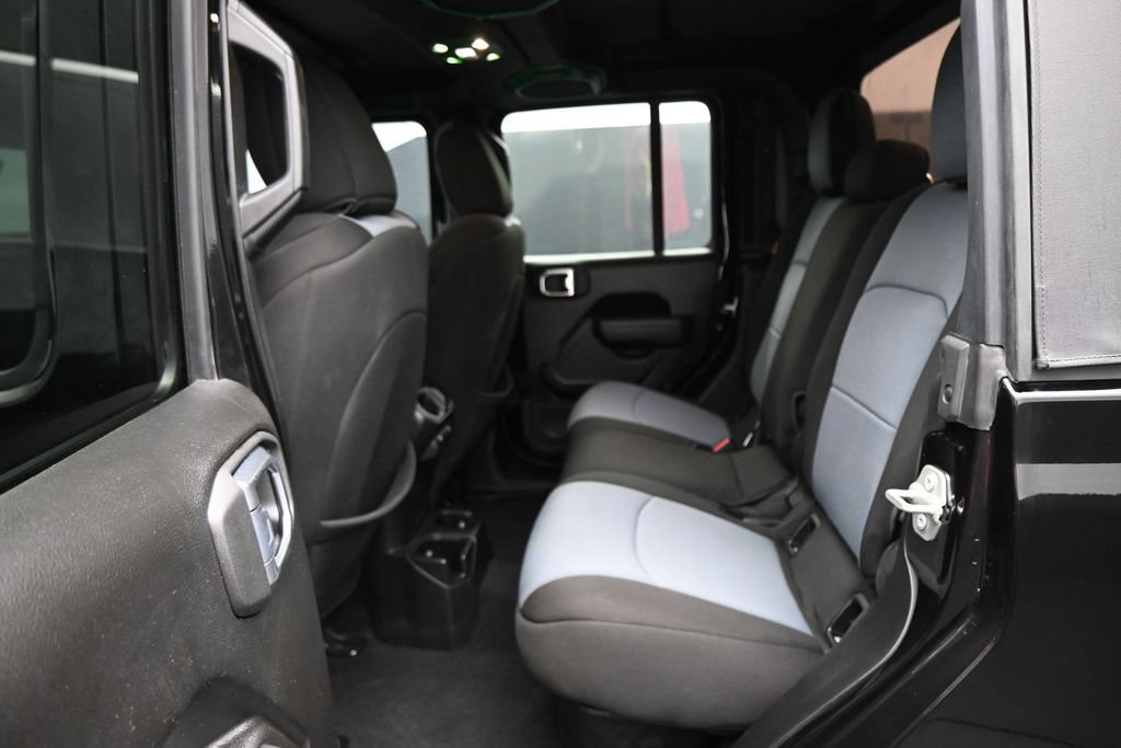 Used 2023 Jeep Gladiator Sport AWD/4WD image 25