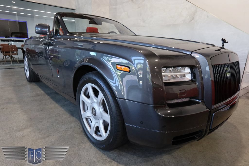 Used 2017 Rolls-Royce Phantom Drophead Coupe RWD image 51