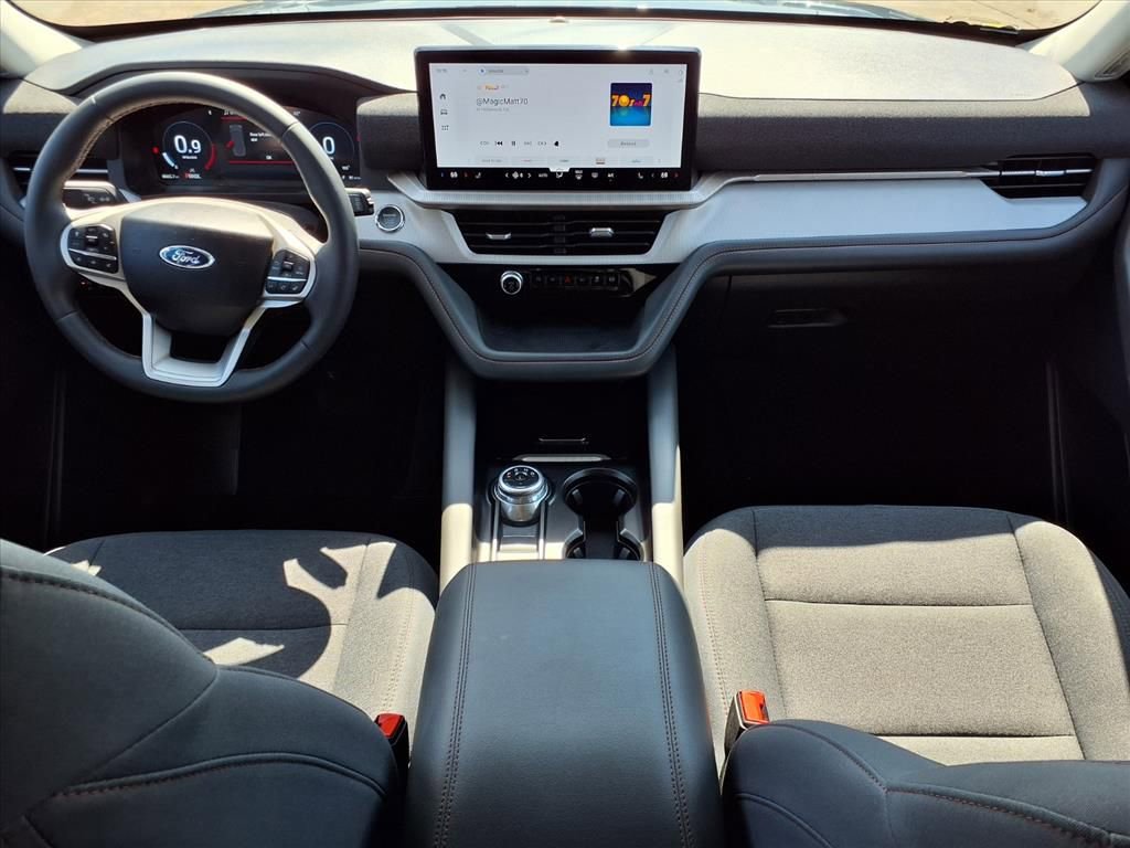 Used 2025 Ford Explorer Active RWD image 9