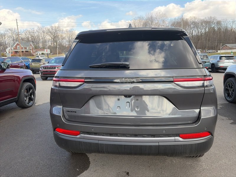 New 2026 Jeep Grand Cherokee Altitude AWD/4WD image 4