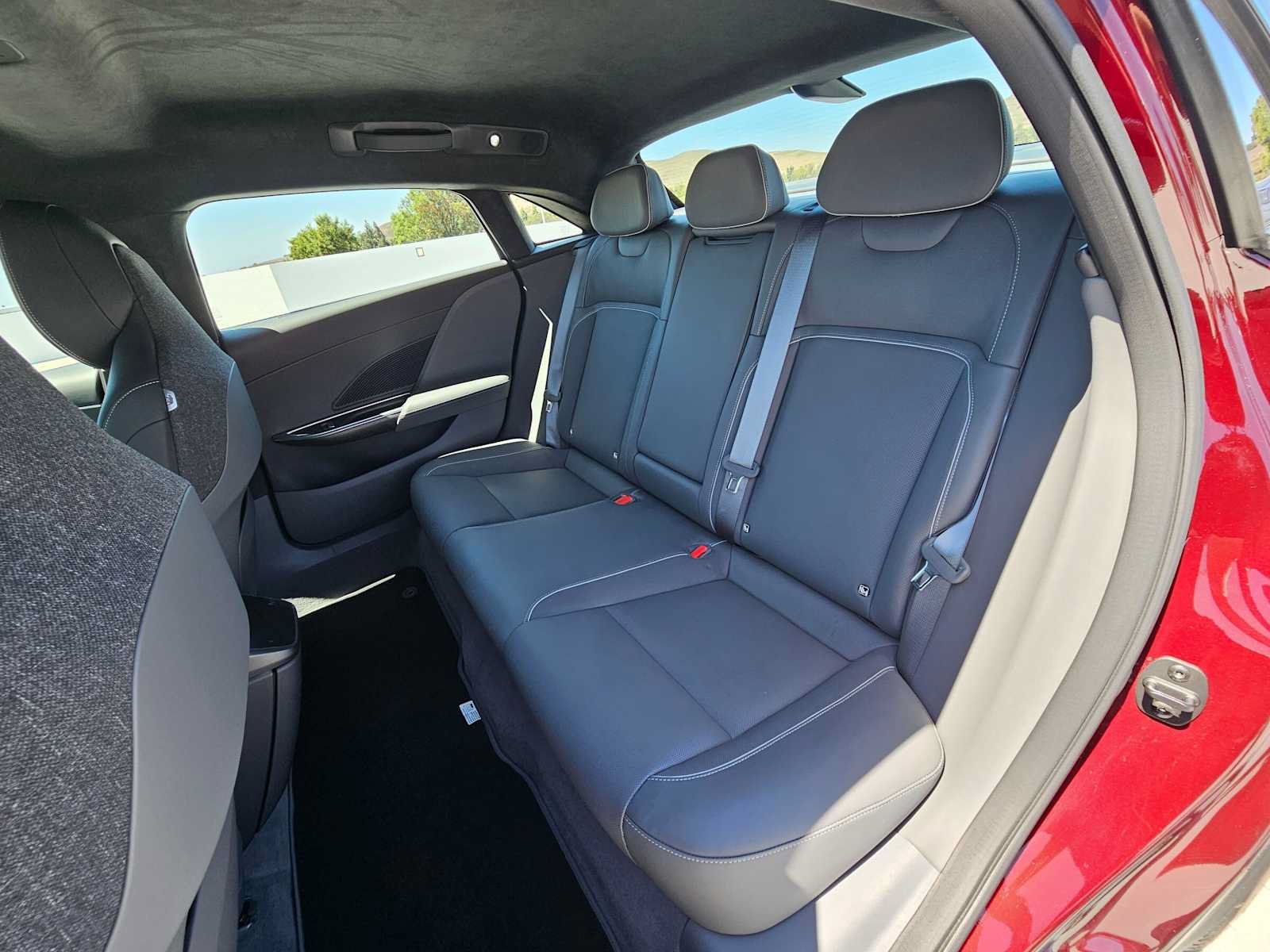 Used 2025 Lucid Air Touring AWD/4WD image 17