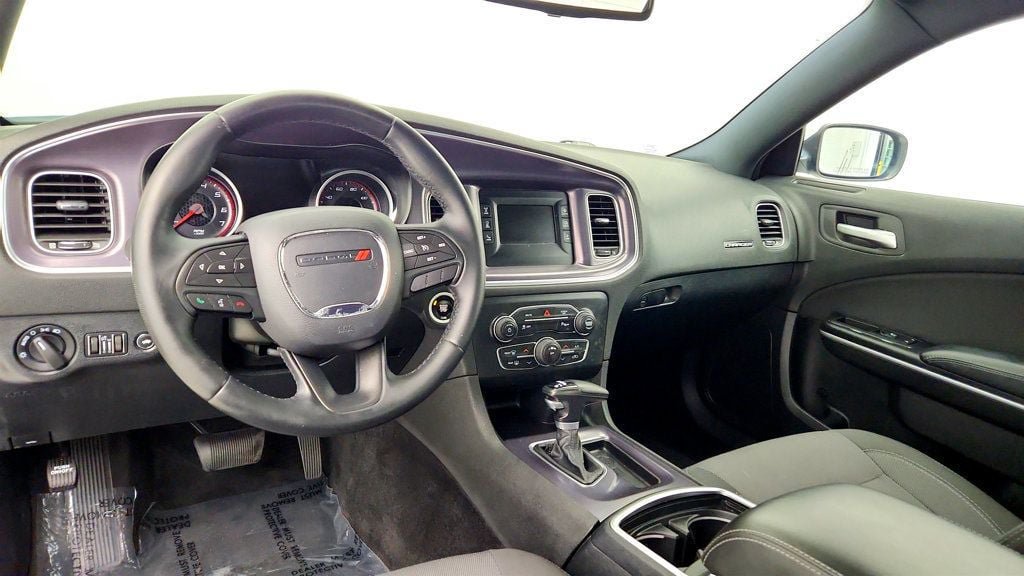 Used 2017 Dodge Charger SE w/ Popular Equipment Group RWD image 12