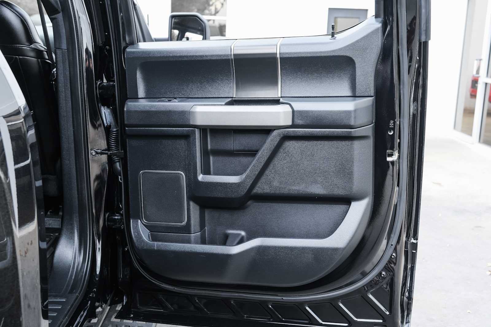 Used 2019 Ford F150 Raptor w/ Equipment Group 802A Luxury AWD/4WD image 41