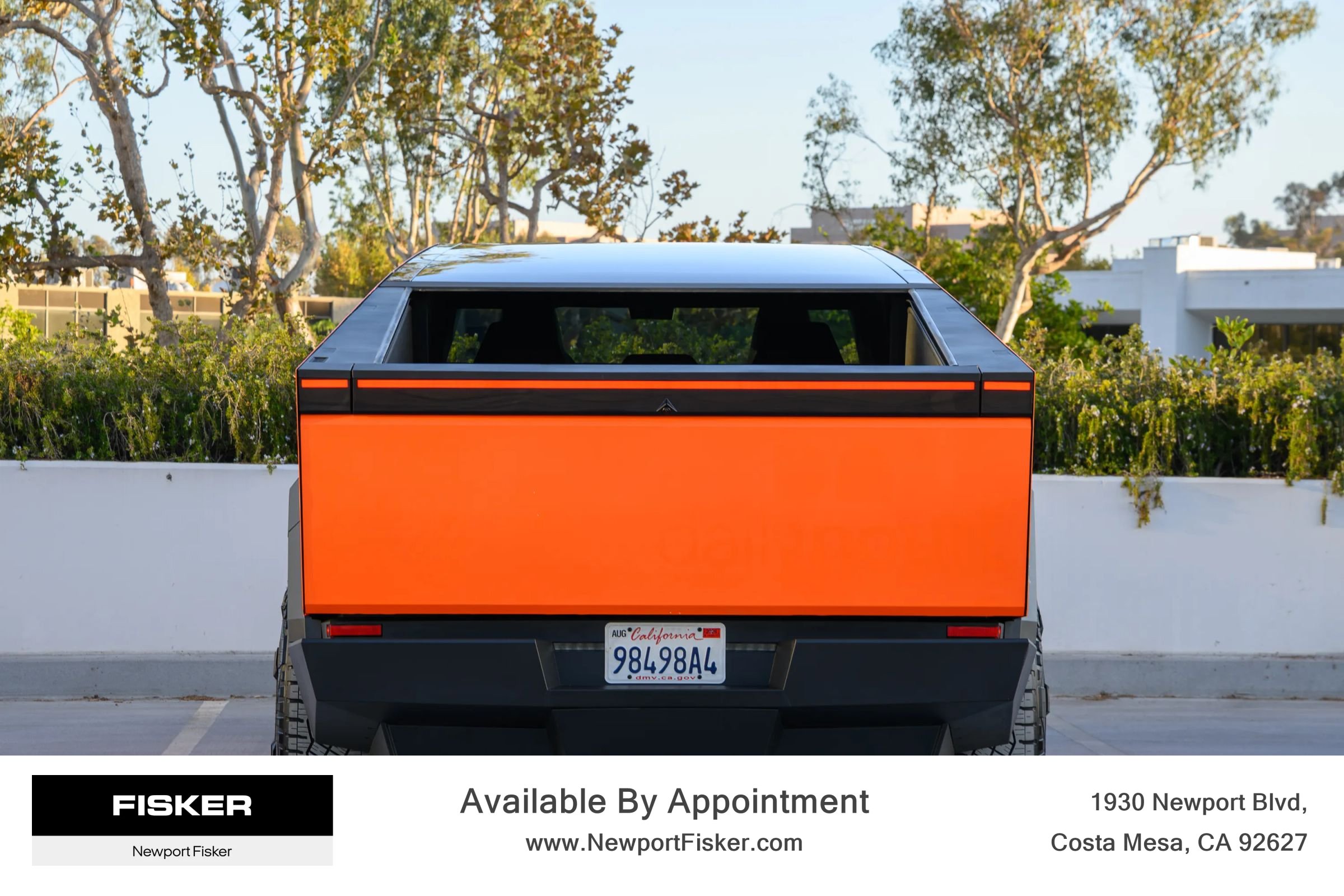 Used 2024 Tesla Cybertruck AWD Crew Cab image 9