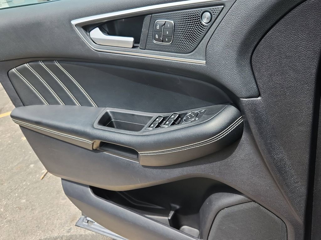 Used 2022 Ford Edge ST AWD/4WD image 9