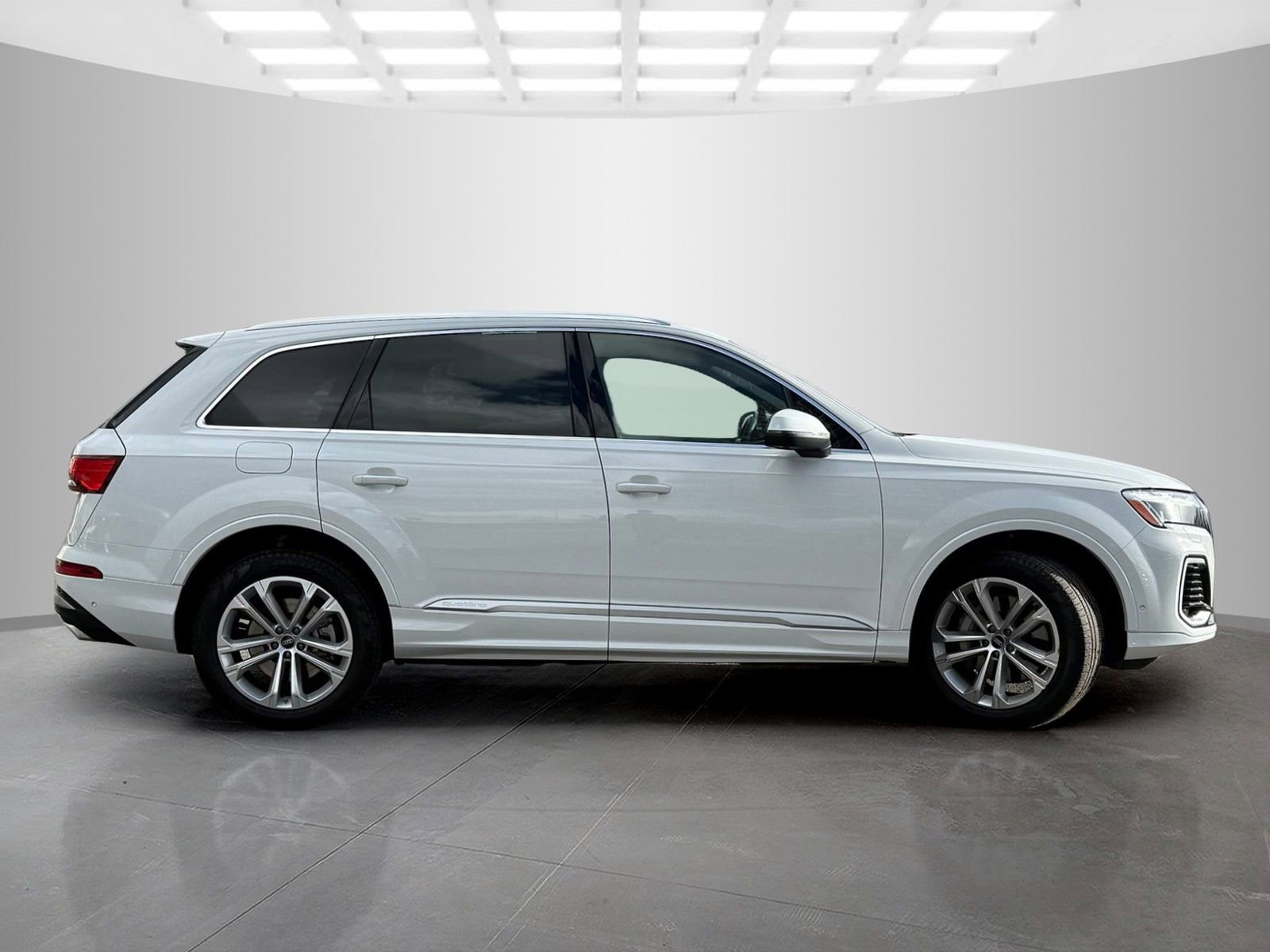 Used 2025 Audi Q7 3.0T Premium Plus image 4