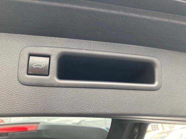 Certified 2023 Toyota Highlander XLE image 9