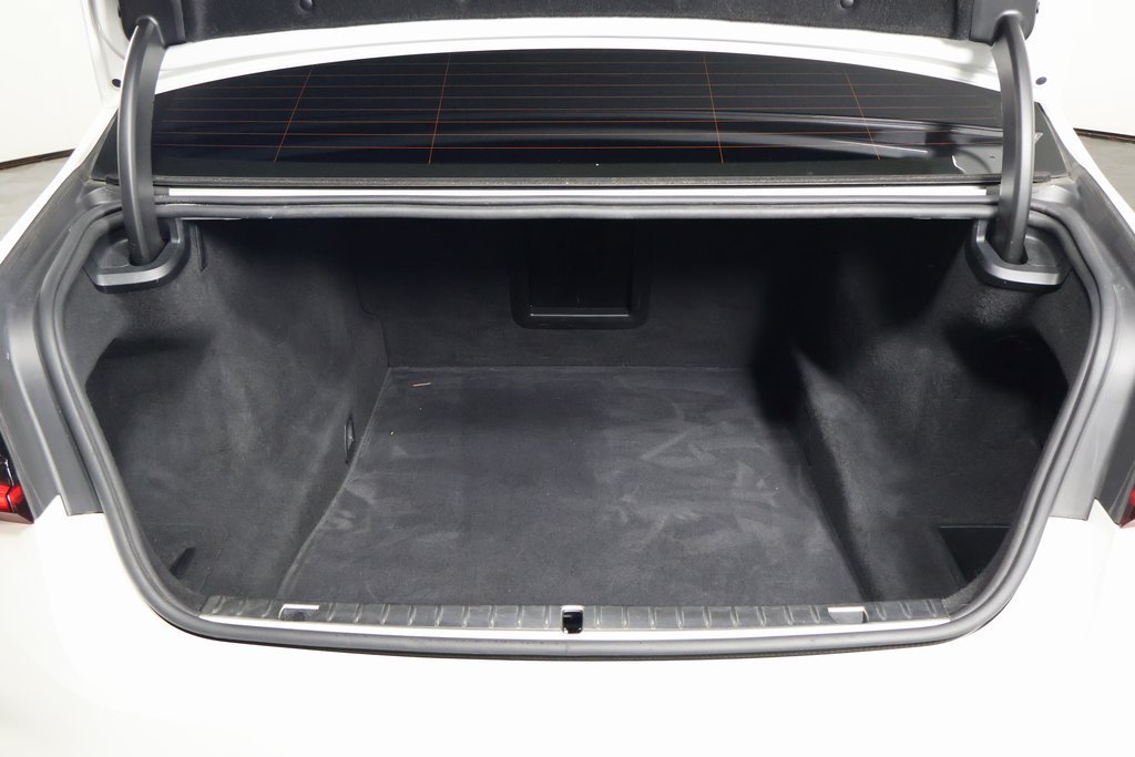 Used 2021 BMW 740i w/ M Sport Package RWD image 14