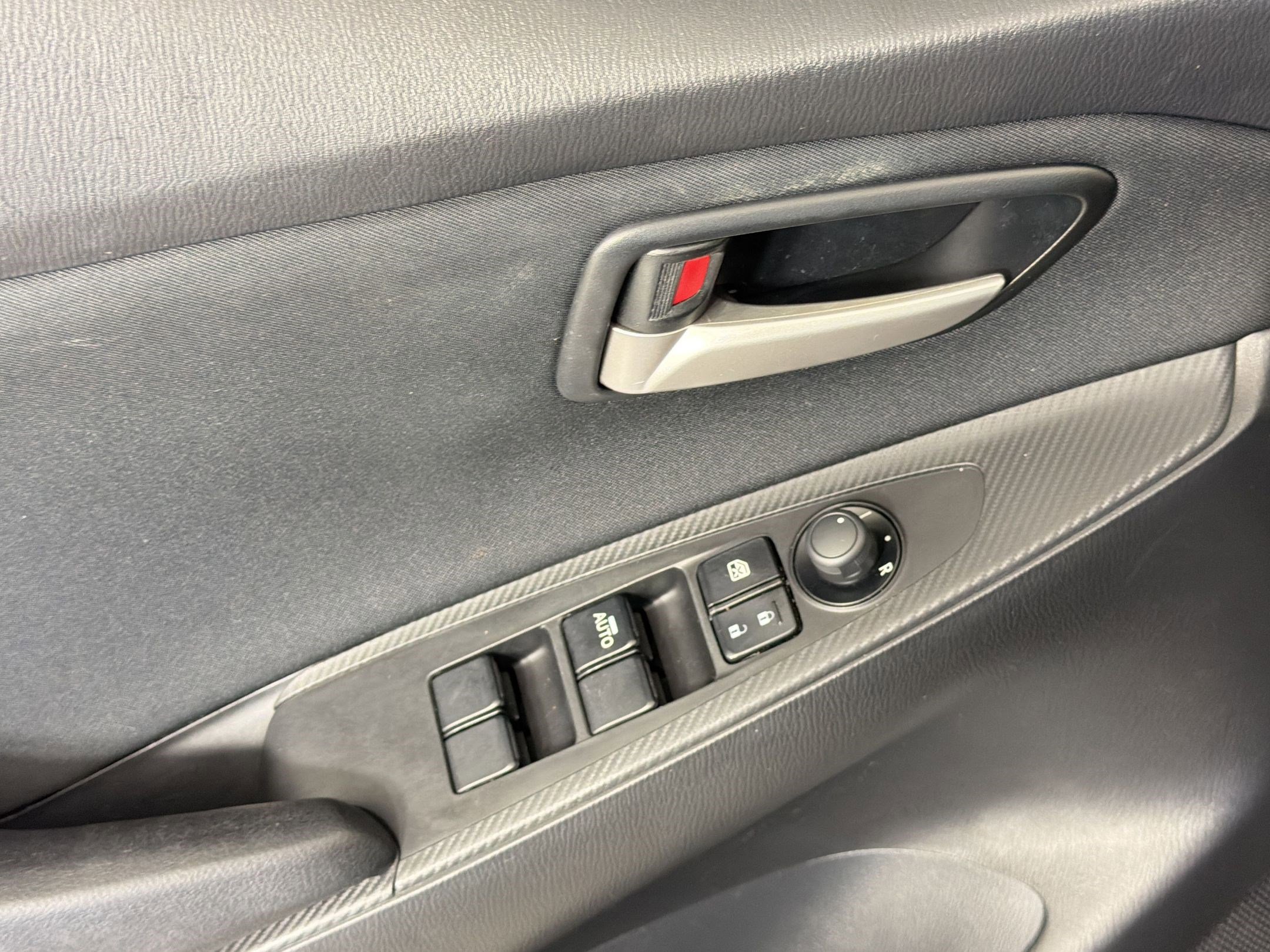 Used 2019 Toyota Yaris LE image 22