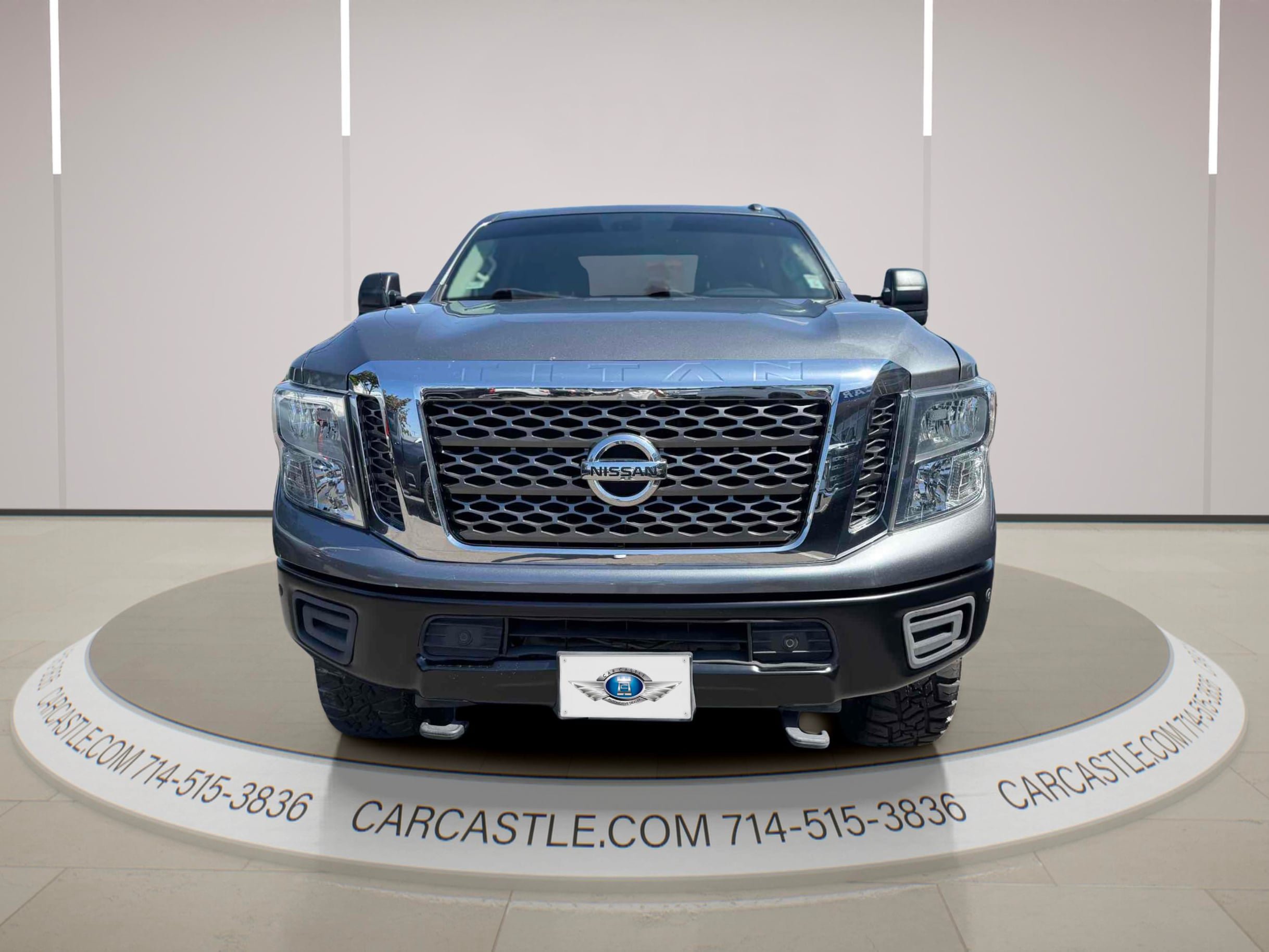 Used 2018 Nissan Titan SV w/ SV Convenience Package AWD/4WD image 8