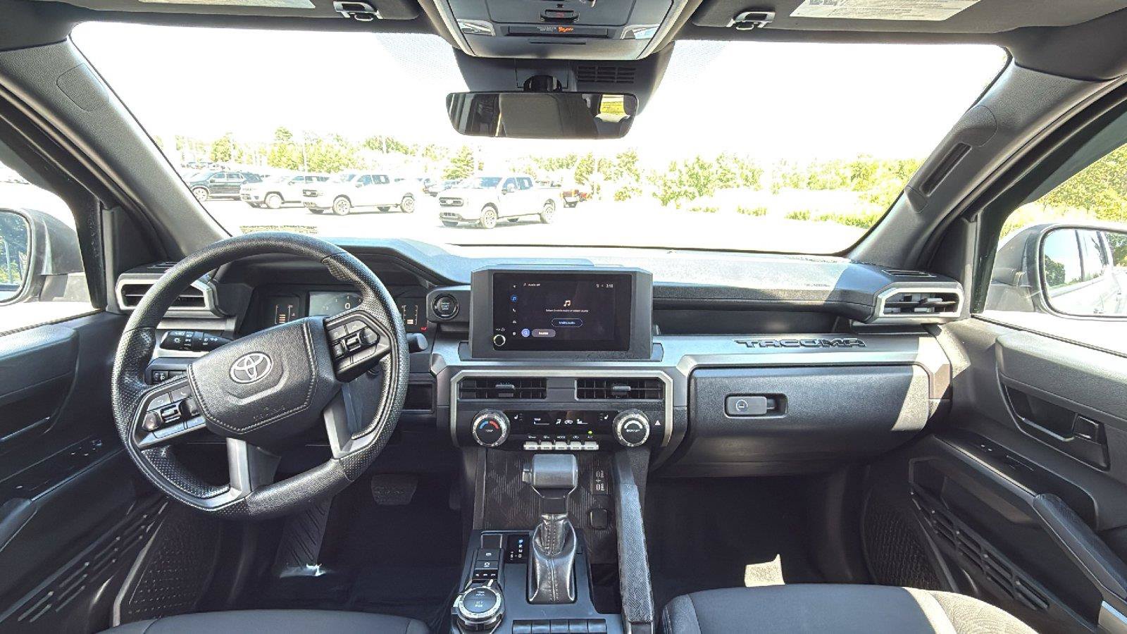 Used 2025 Toyota Tacoma SR5 AWD/4WD image 25