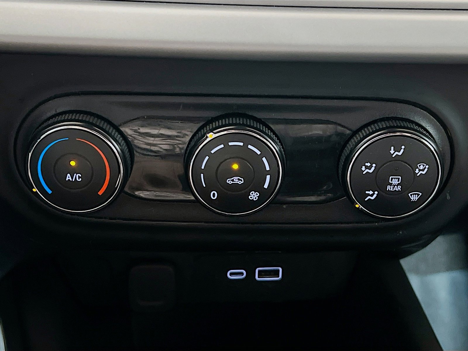 Used 2025 Chevrolet Trax LS image 11