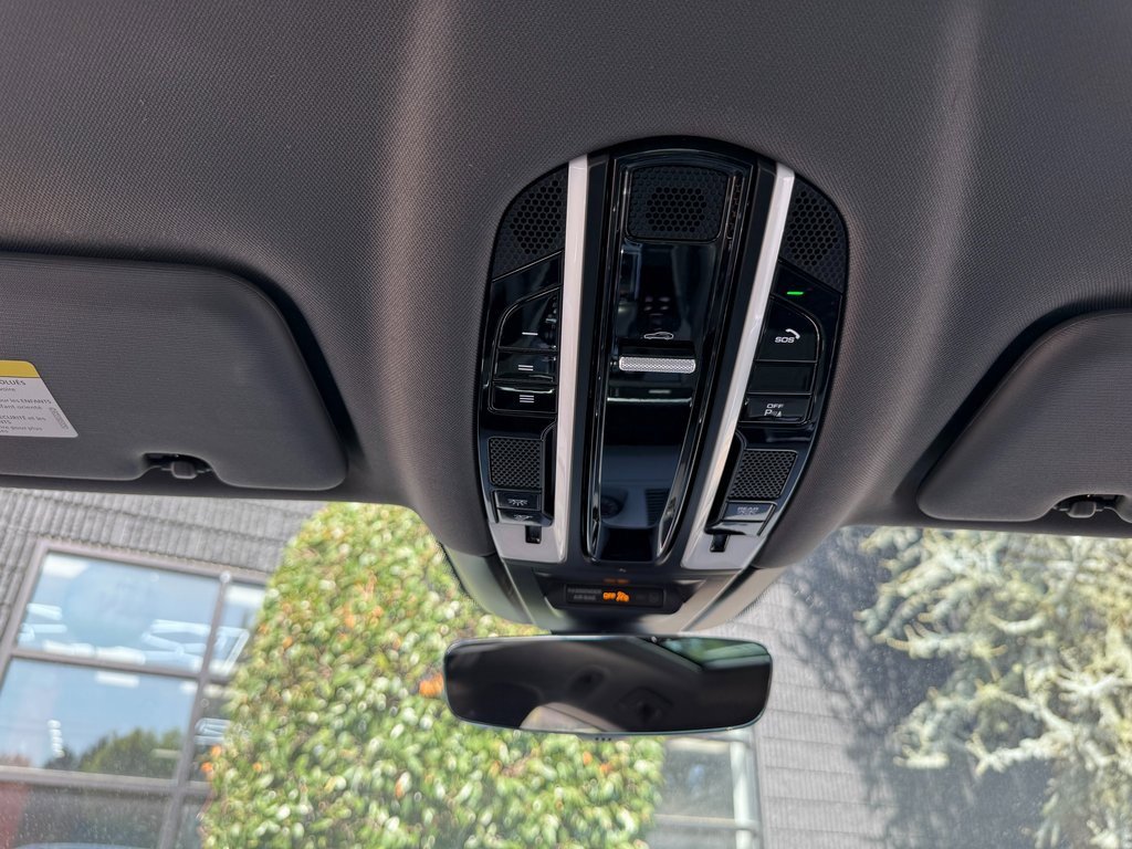 Used 2020 Porsche Cayenne image 48