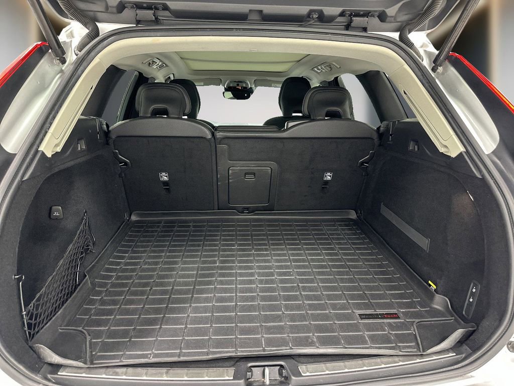 Used 2019 Volvo XC60 T6 Momentum w/ Premium Package image 13
